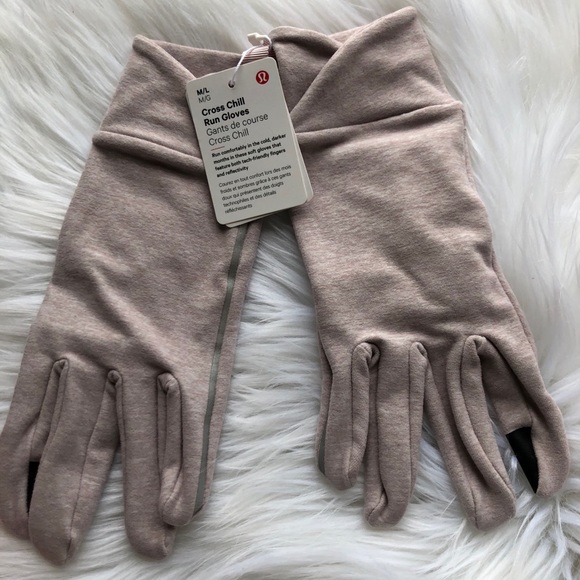 JUST IN ✔️NWT LULULEMON GLOVES 🧤 - Picture 3 of 4